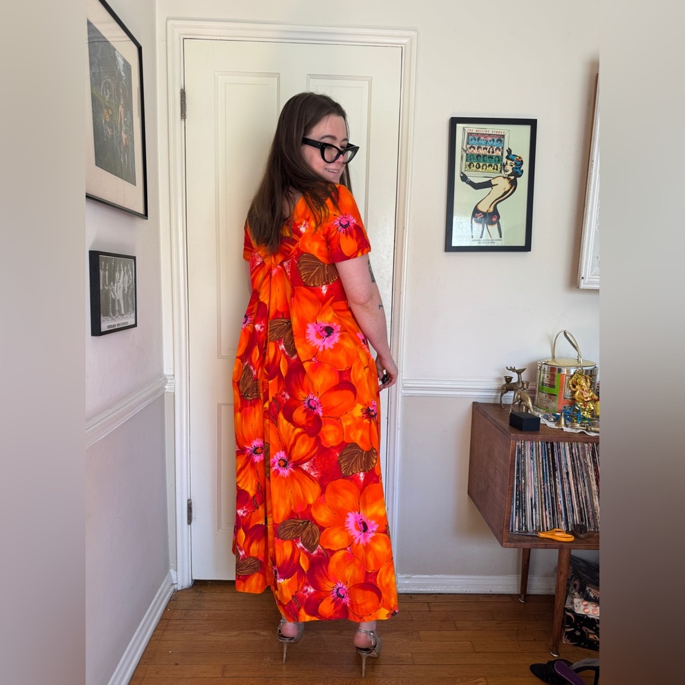 60s Vintage Alice Polynesian Bright Orange Hawaiian Bark Cloth Dress - Picture 3 of 8